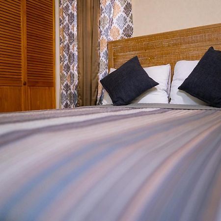 Connie'S Comfort Suites St. John's Экстерьер фото