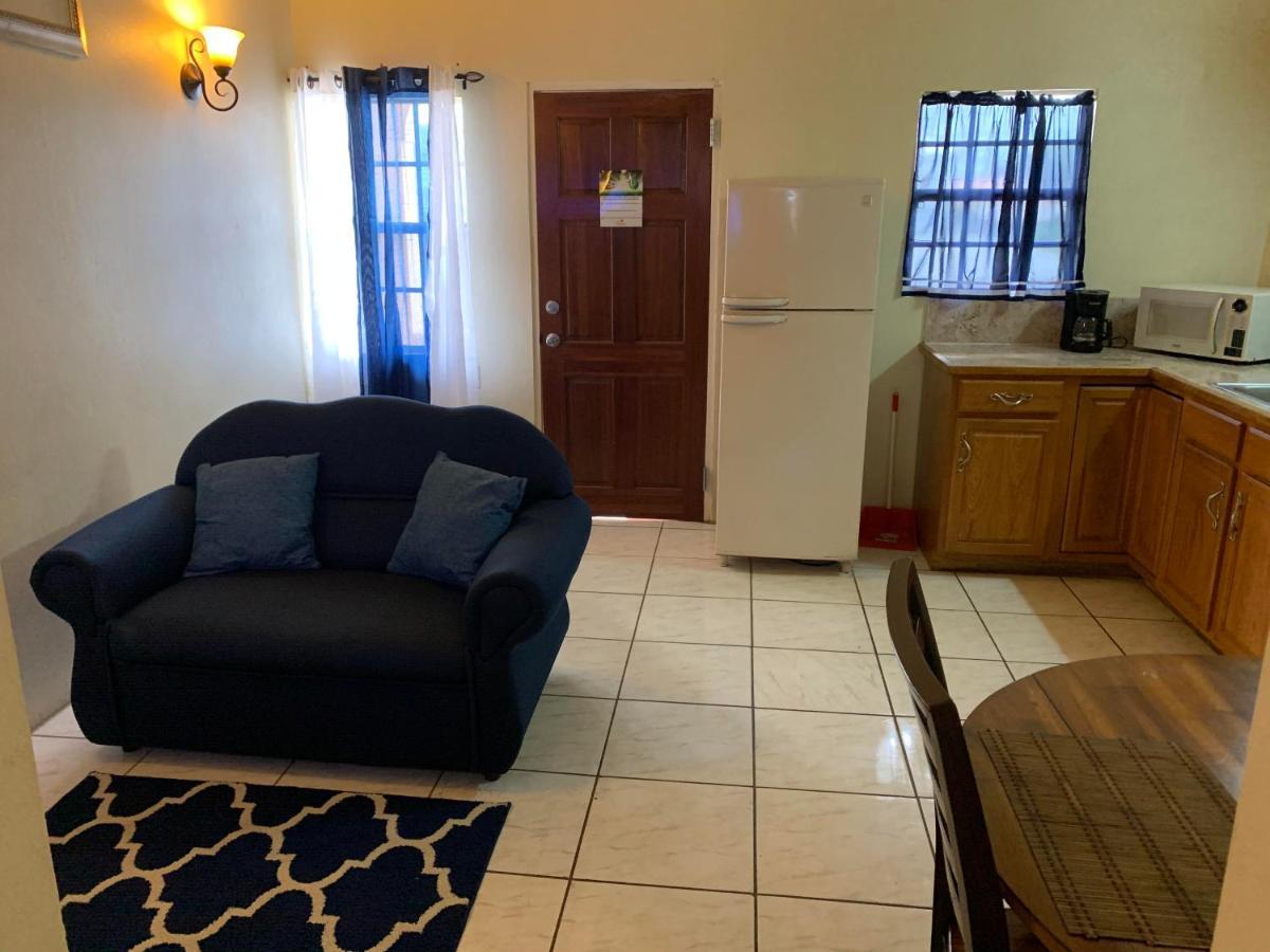 Connie'S Comfort Suites St. John's Экстерьер фото