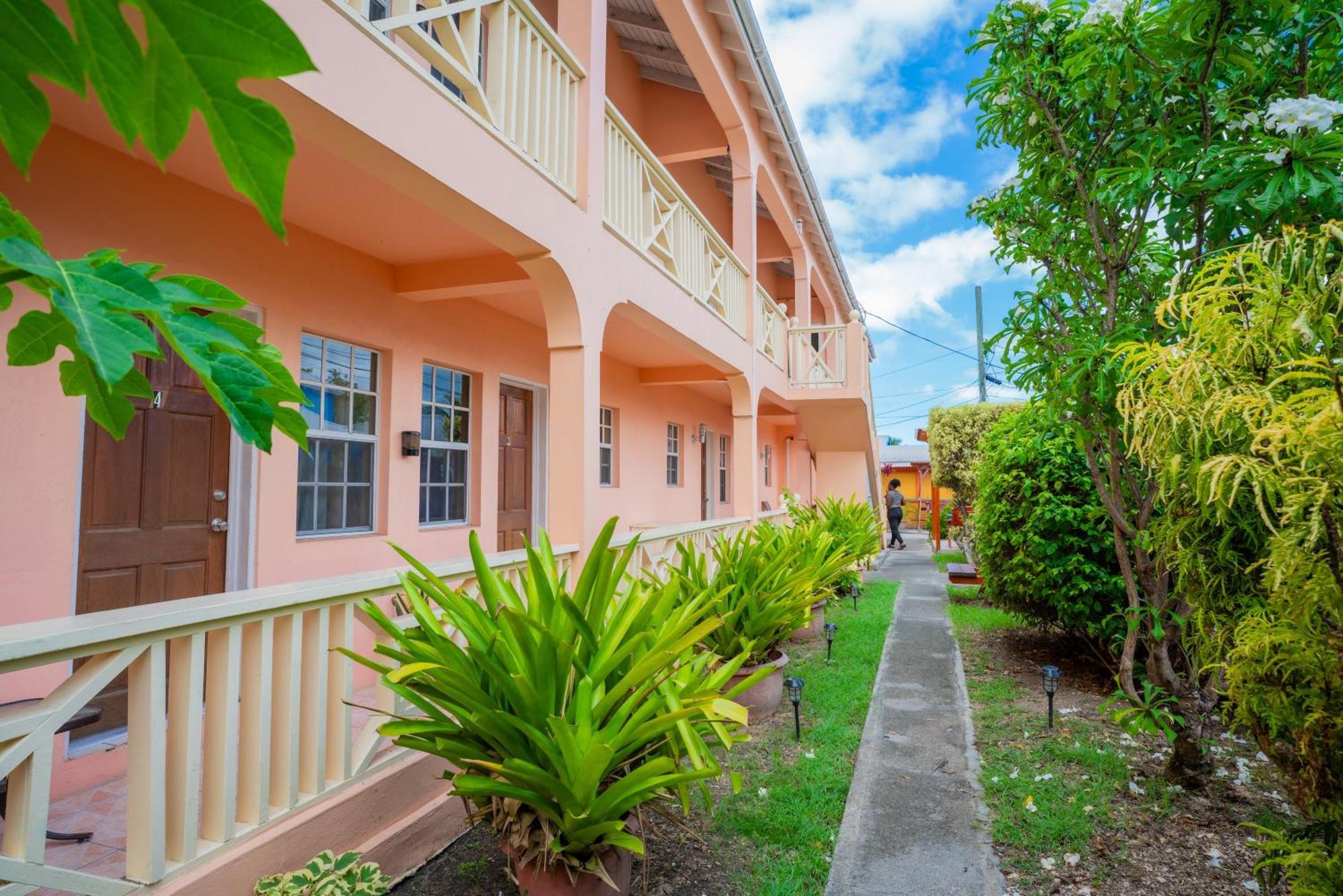 Connie'S Comfort Suites St. John's Экстерьер фото