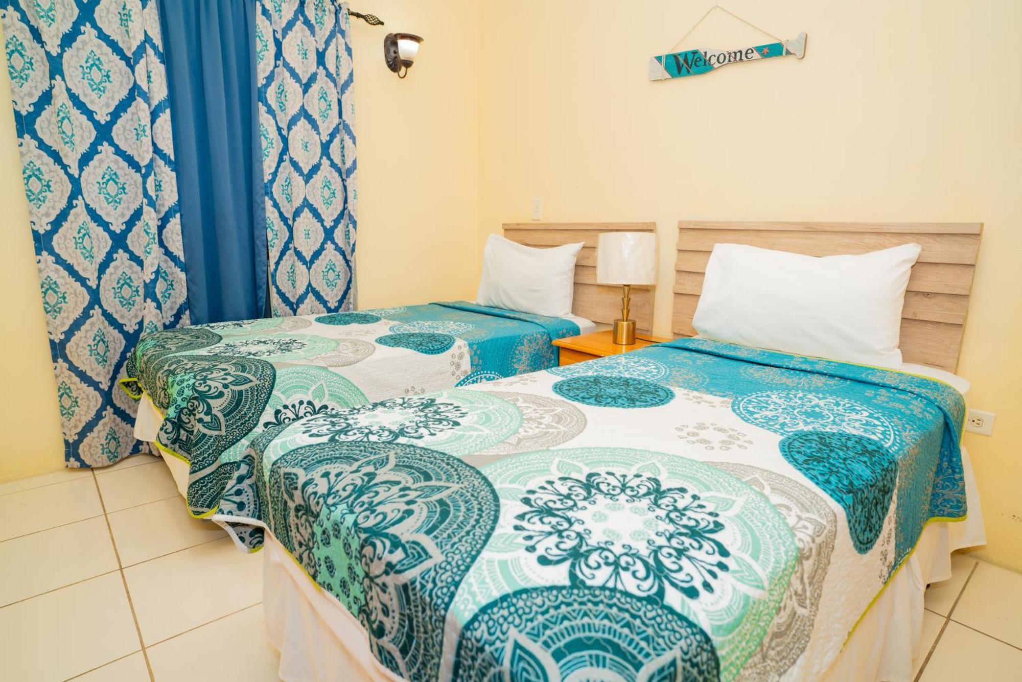 Connie'S Comfort Suites St. John's Экстерьер фото