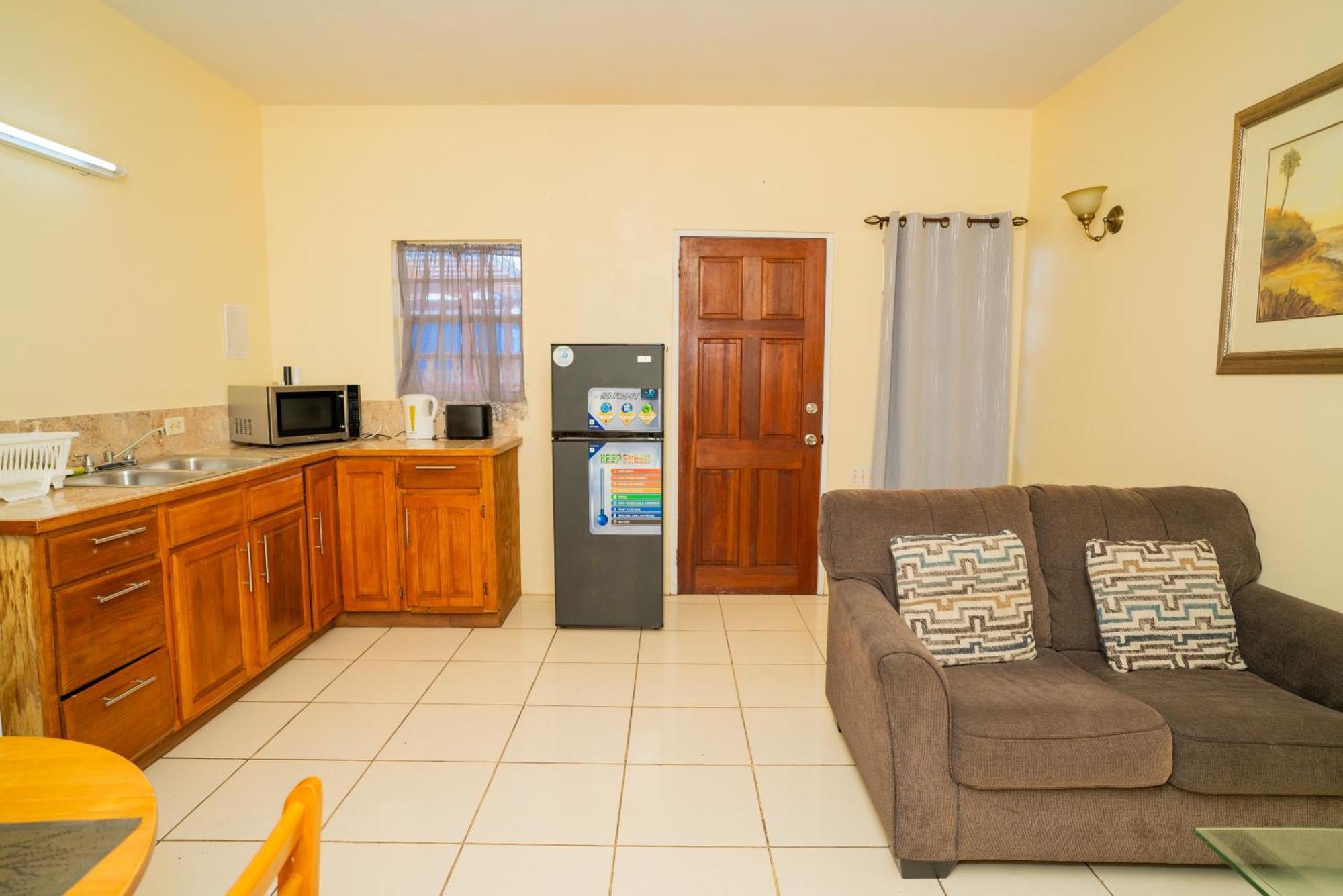 Connie'S Comfort Suites St. John's Экстерьер фото