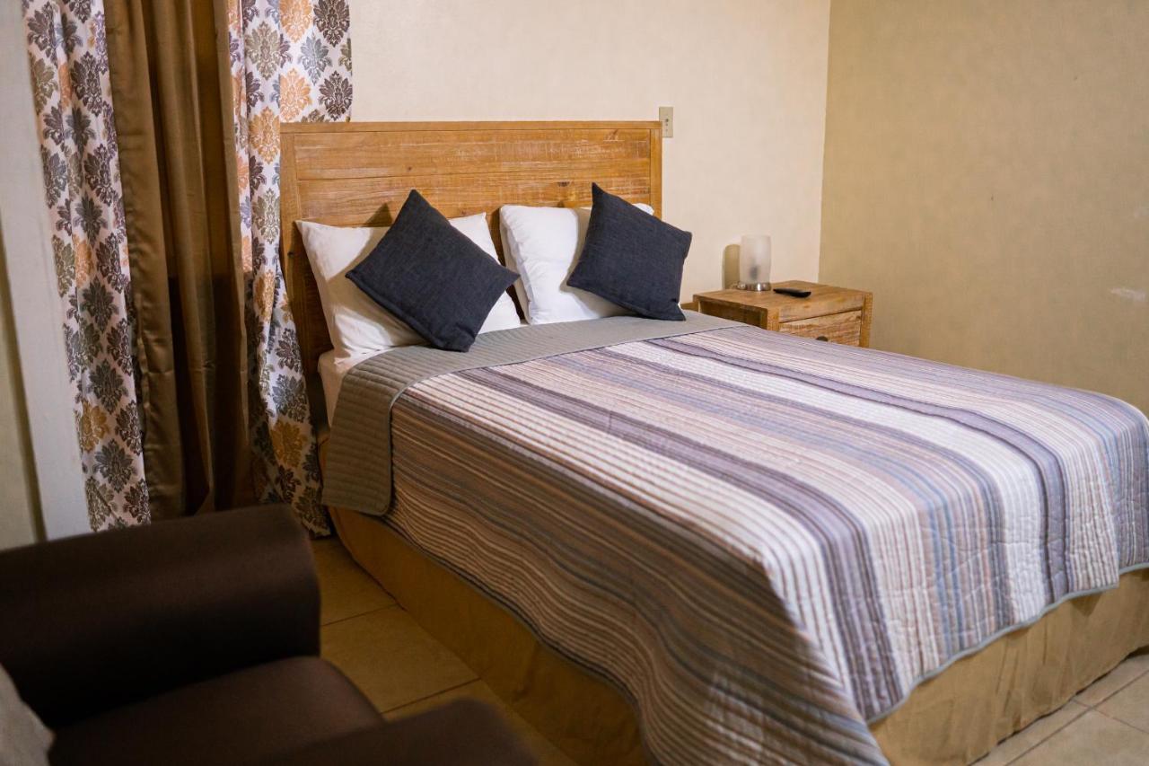 Connie'S Comfort Suites St. John's Экстерьер фото