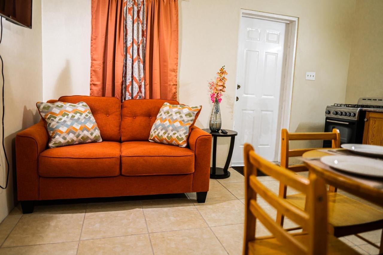 Connie'S Comfort Suites St. John's Экстерьер фото