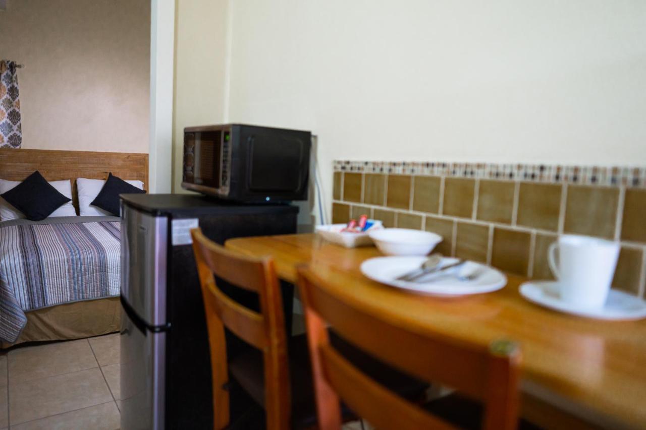 Connie'S Comfort Suites St. John's Экстерьер фото